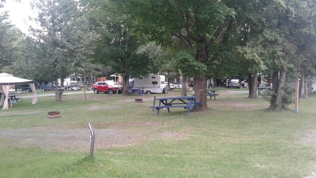 Camping Lac Frontiere | 150 Rte 143, Stanstead, QC J0B 3E0, Canada | Phone: (819) 876-5505