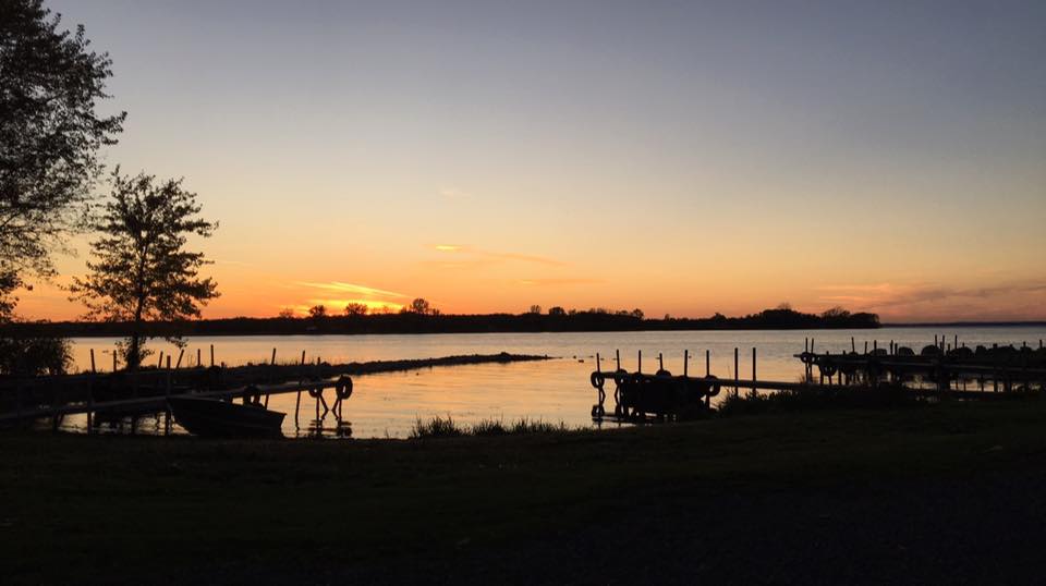 Sunset Farms and Cabins | 1387 County Rd 15, Picton, ON K0K 2T0, Canada | Phone: (613) 476-3586