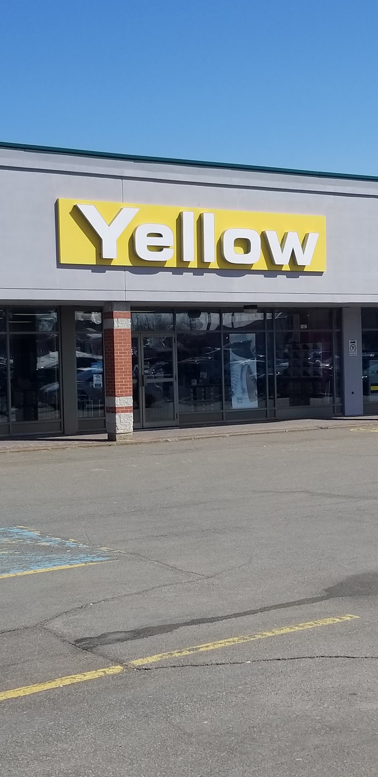 Chaussures Yellow | 1552 41e Rue, Shawinigan, QC G9N 7Y9, Canada | Phone: (819) 539-6967