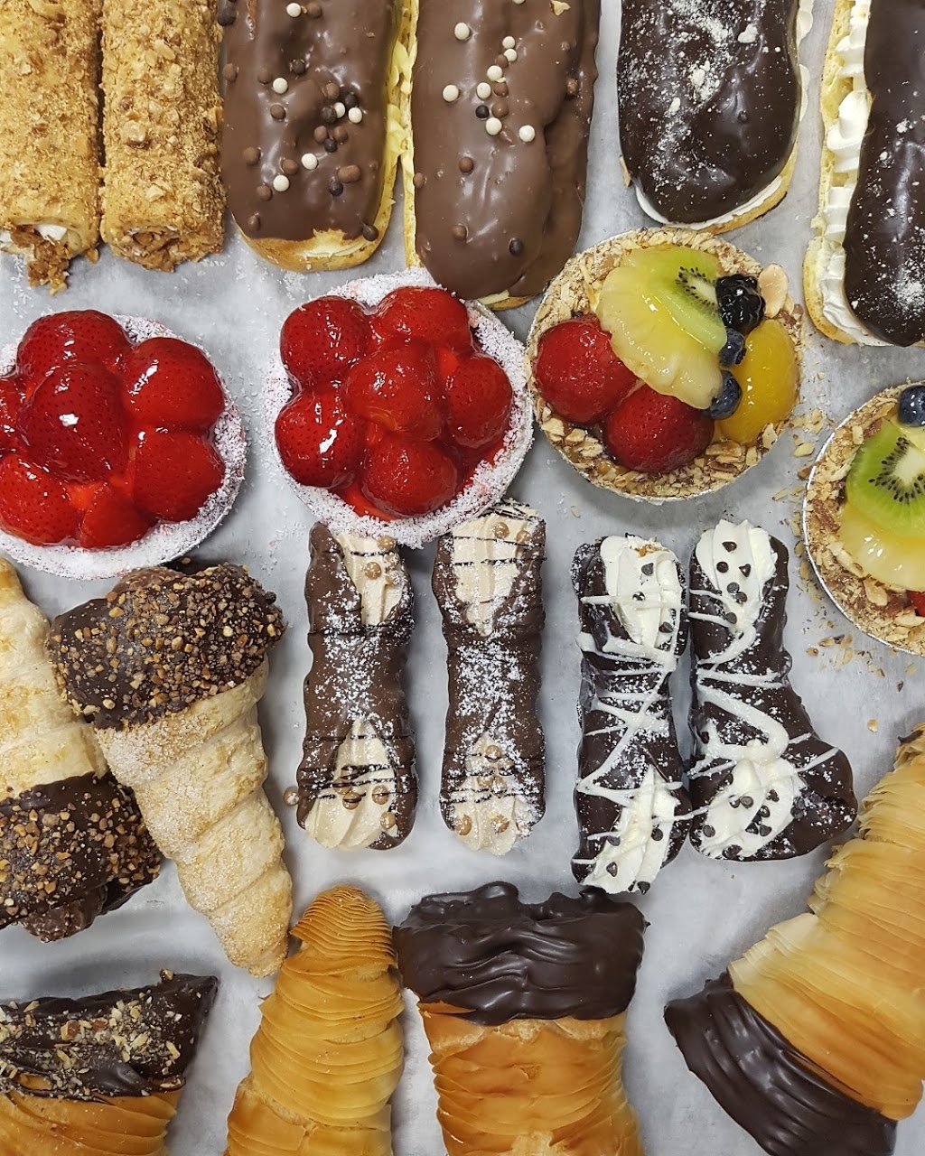 Pâtisserie Boulangerie Del Sole Anjou | 7750 Boul Henri-Bourassa E, Montréal, QC H1E 1P2, Canada | Phone: (514) 648-3222