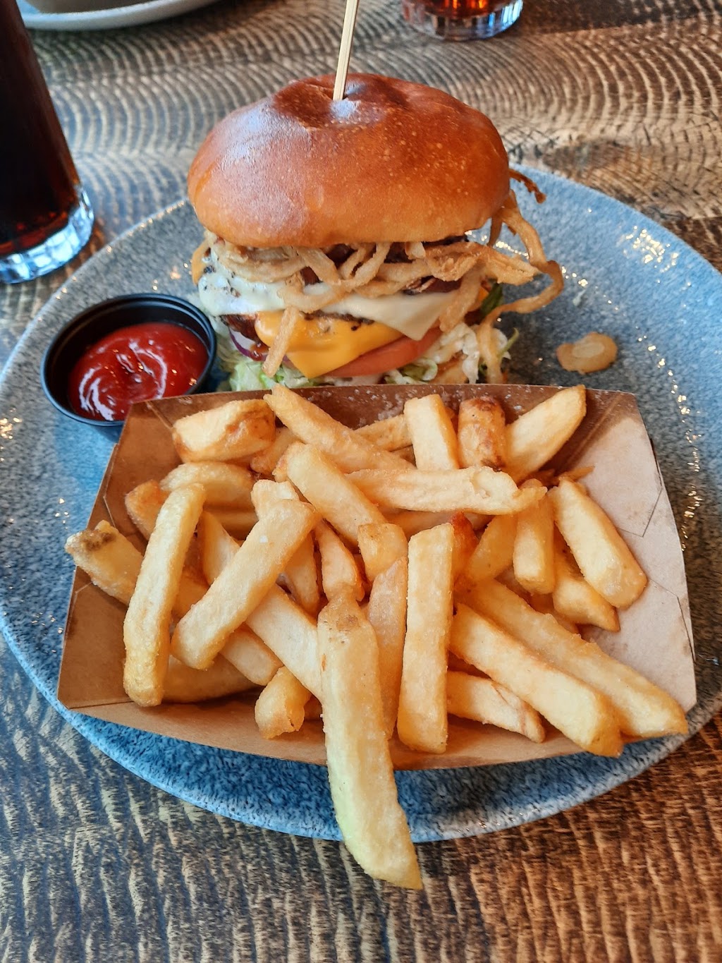 Kelseys Original Roadhouse | 4960 Clifton Hill, Niagara Falls, ON L2G 3N4, Canada | Phone: (905) 353-0051