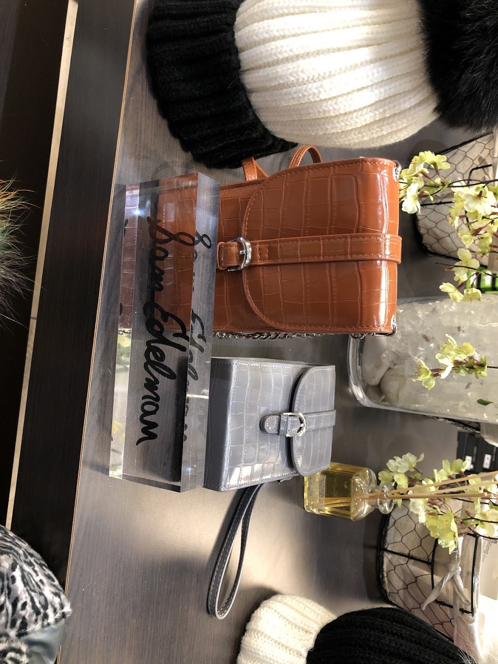 Shoe Box | 6900 Boulevard Décarie #110, Côte Saint-Luc, QC H3X 2T8, Canada | Phone: (514) 638-6088