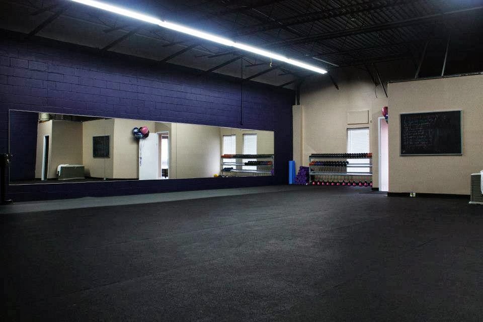 Hourglass Workout Mississauga | 1578 Finfar Ct #2, Mississauga, ON L5J 4K1, Canada | Phone: (905) 252-7774