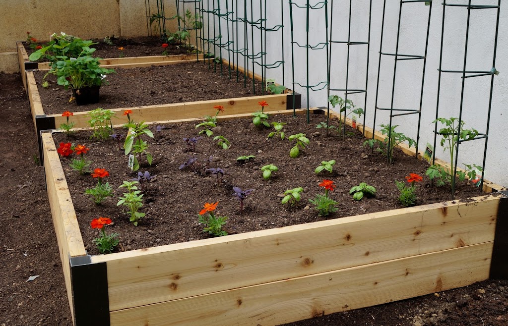 Backyard Builders Inc | 2371 Ranger Ln Unit 13, Port Coquitlam, BC V3B 0N6, Canada | Phone: (604) 763-1225