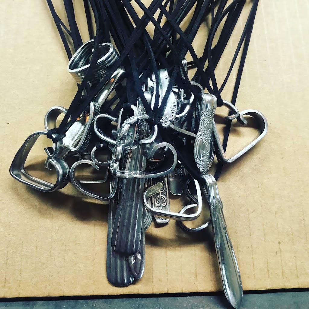 Flatware Finery | 216 Aspen St, Bentley, AB T0C 0J0, Canada | Phone: (403) 597-7982