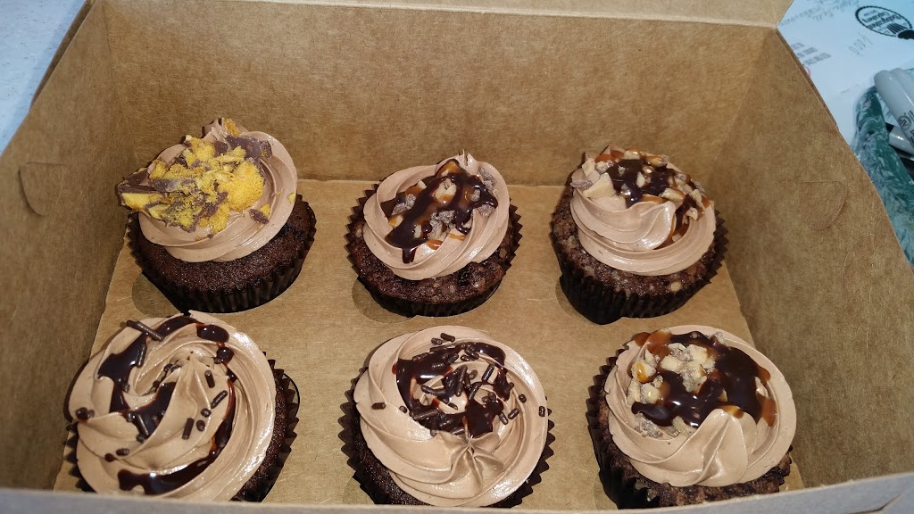 Babycakes Cupcakery | 9520 Main St #100, Clarence, NY 14031, USA | Phone: (716) 320-0369