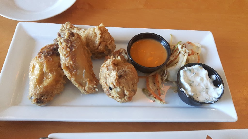 The Farmhouse Restaurant | 268 Bradford St, Barrie, ON L4N 3B7, Canada | Phone: (705) 737-0522