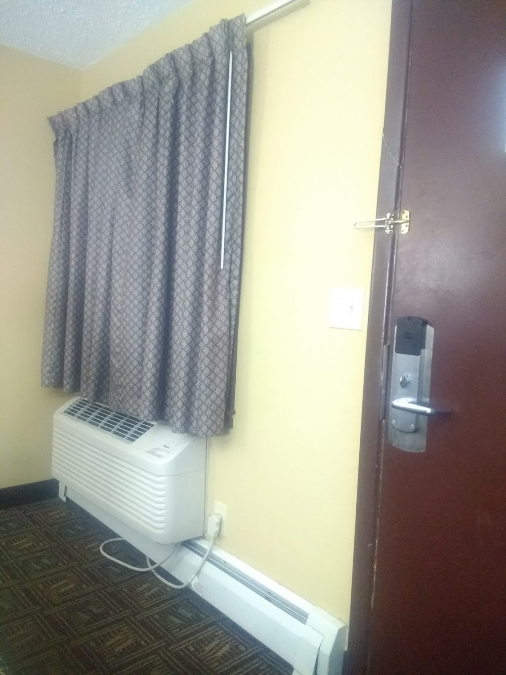 Red Carpet Inn | Rte. 20, 3940 Southwestern Blvd, Orchard Park, NY 14127, USA | Phone: (716) 649-5890