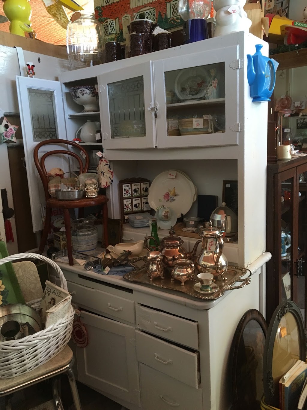 Avoca Antiques | 8878 M-136 Avoca Rd, Avoca, MI 48006, USA | Phone: (810) 324-9177