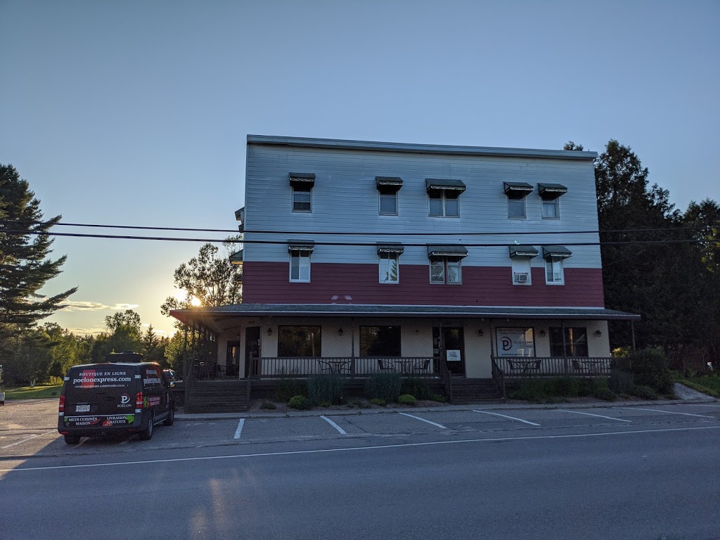 LAuberge de la Vieille Gare | 2169 Chemin du Tour du Lac, Nominingue, QC J0W 1R0, Canada | Phone: (819) 278-3939