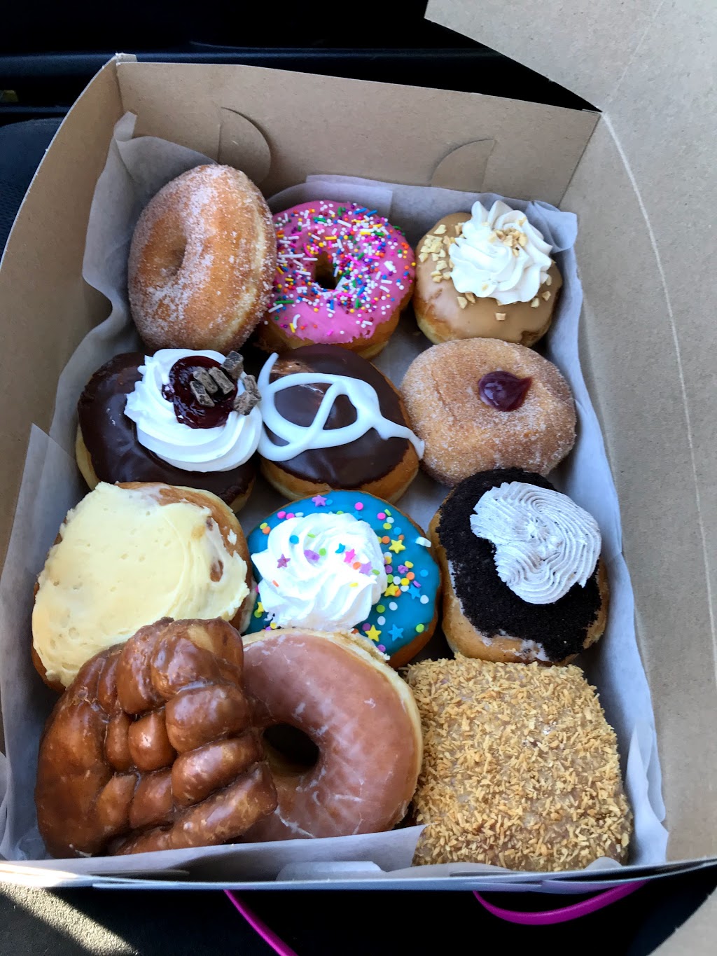Debrodniks Donuts | 700 Strasburg Rd S20, Kitchener, ON N2E 2M2, Canada