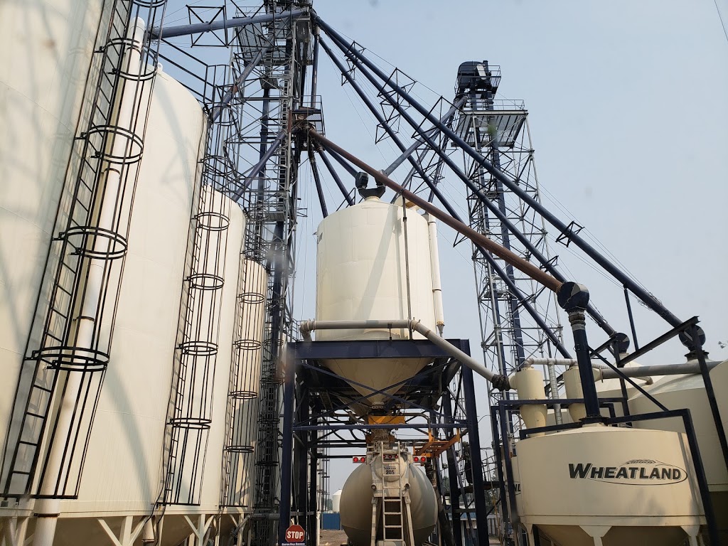 Custom Bulk | 920 Fleming Ave, Penhold, AB T0M 1R0, Canada | Phone: (403) 588-1207