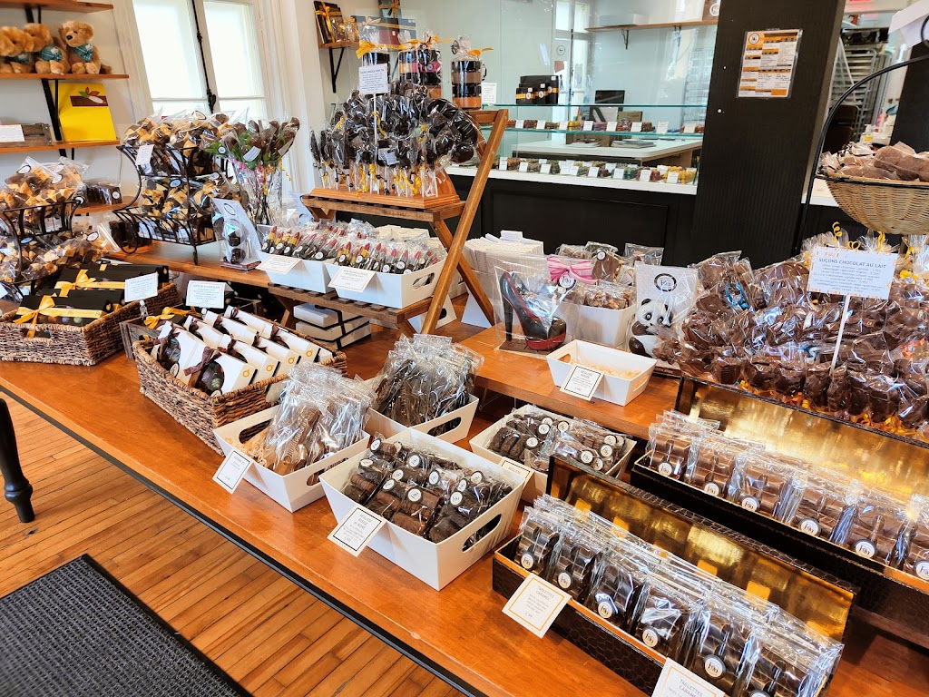 FG Chocolatiers | 1634 Av. Bourgogne, Chambly, QC J3L 1Y7, Canada | Phone: (450) 447-4707