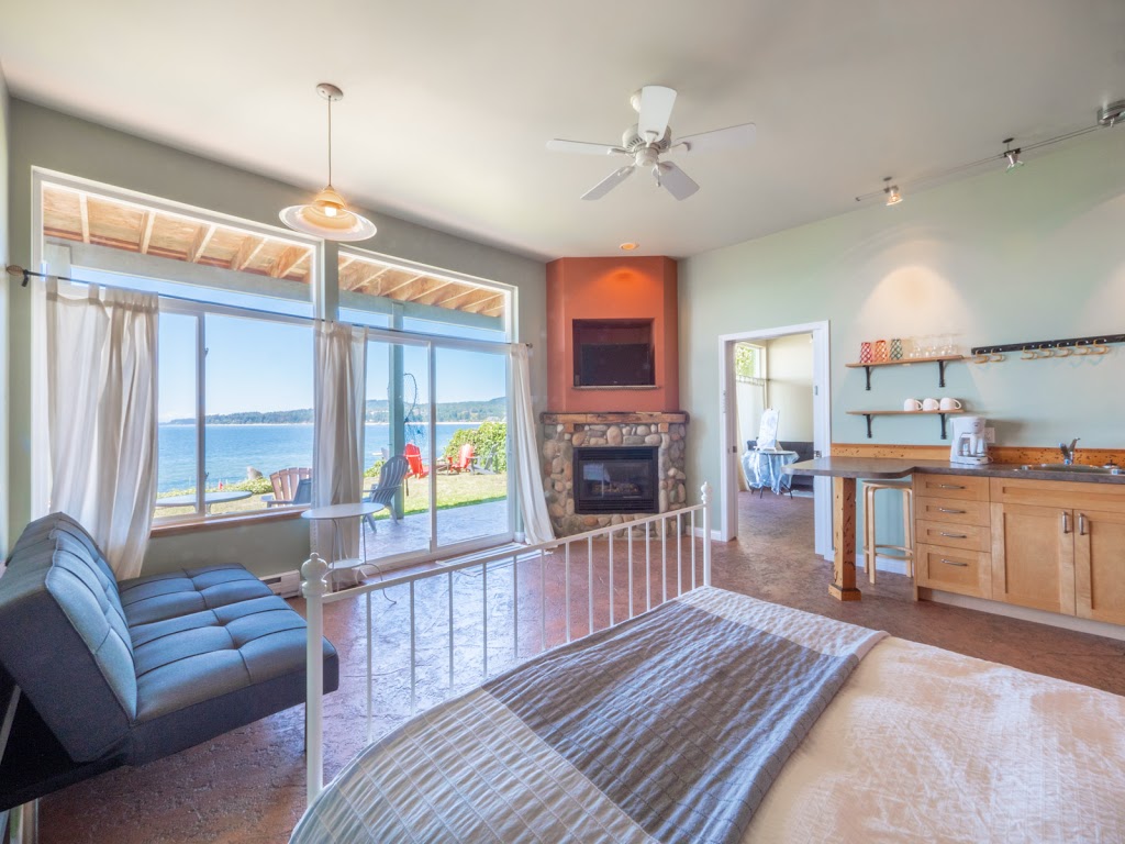 Sunset Beach House | 5231 Sunshine Coast Hwy, Sechelt, BC V0N 3A2, Canada | Phone: (604) 812-2115