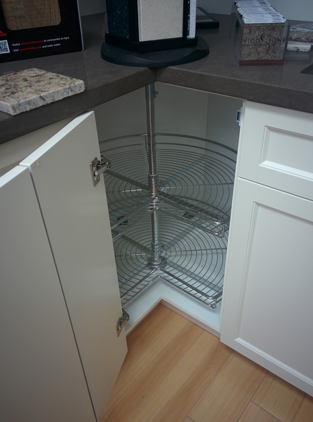 Superior Cove Tops & Cabinets | 8652 Joffre Ave, Burnaby, BC V5J 3L5, Canada | Phone: (604) 879-9191