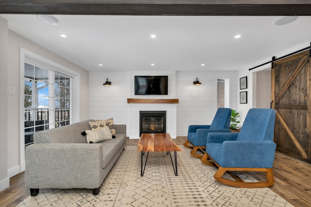 Innisfil Real Estate Agent - Carrie Noonan, RE/MAX | 2095 Thompson St, Innisfil, ON L9S 1T1, Canada | Phone: (705) 706-7890