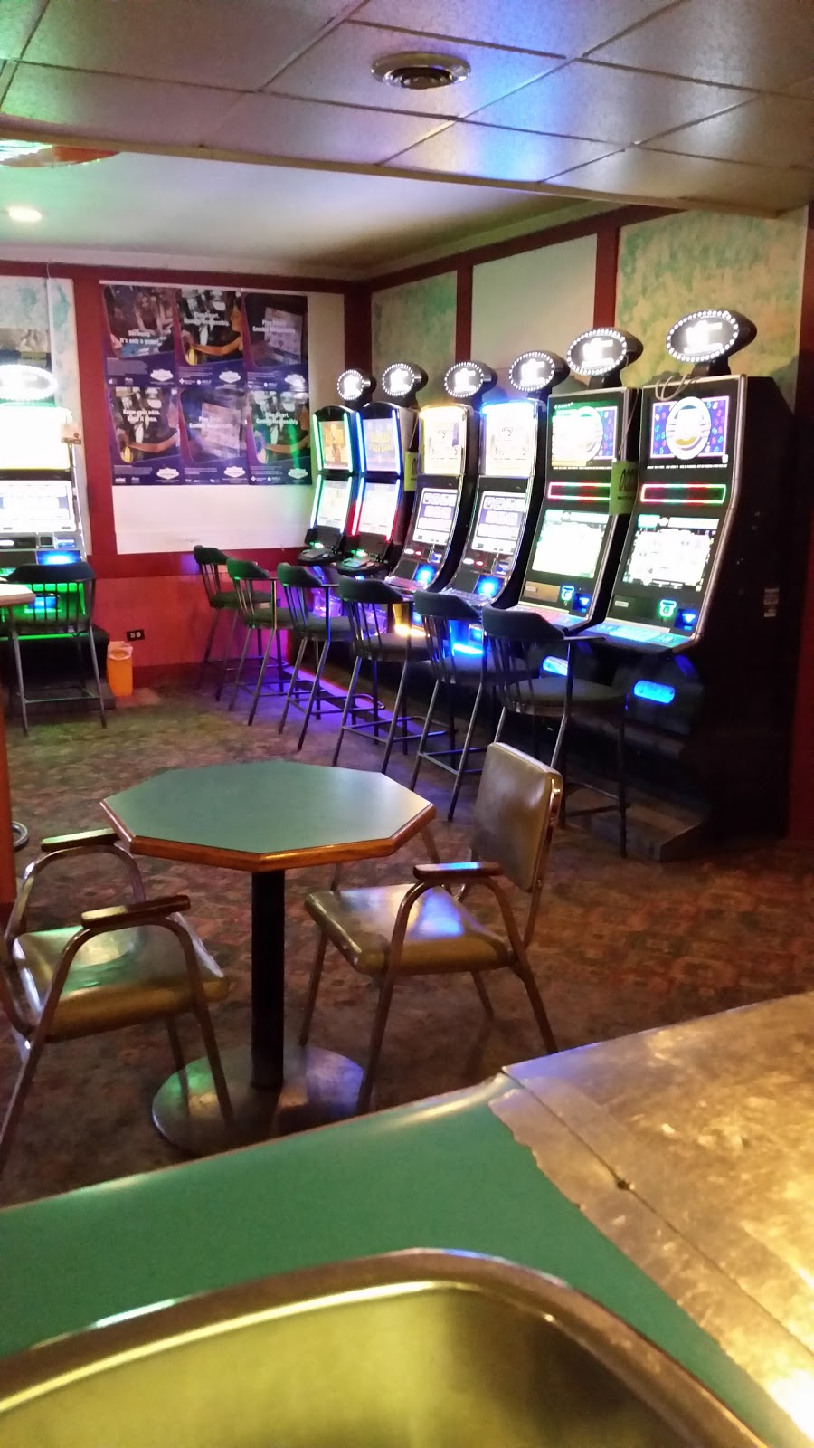 Royal Hotel (Liquor Store, Cold Beer+Wine) | 4919 49 St, Stettler, AB T0C 2L2, Canada | Phone: (403) 742-5700