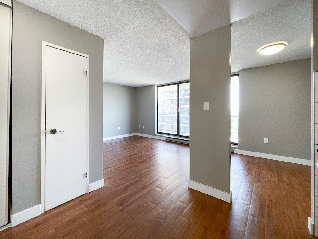 Centennial Towers | 150 Darling St, Brantford, ON N3T 6A7, Canada | Phone: (519) 770-4998
