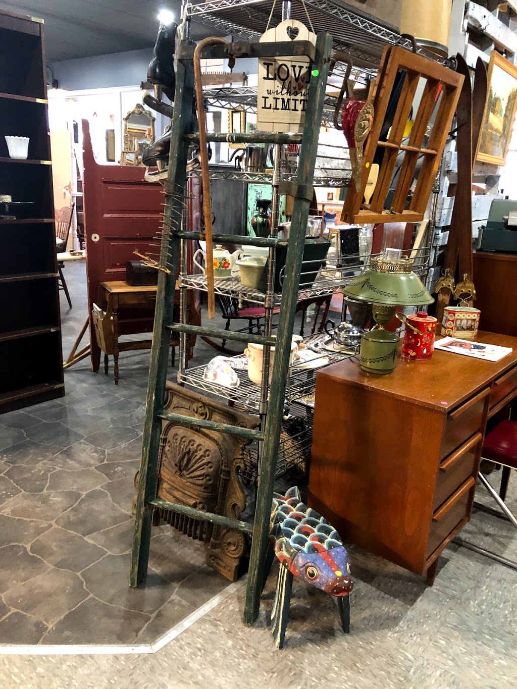 The ultimate garage sale | 2284 Wharncliffe Rd S, London, ON N6P 1L1, Canada | Phone: (519) 902-5920