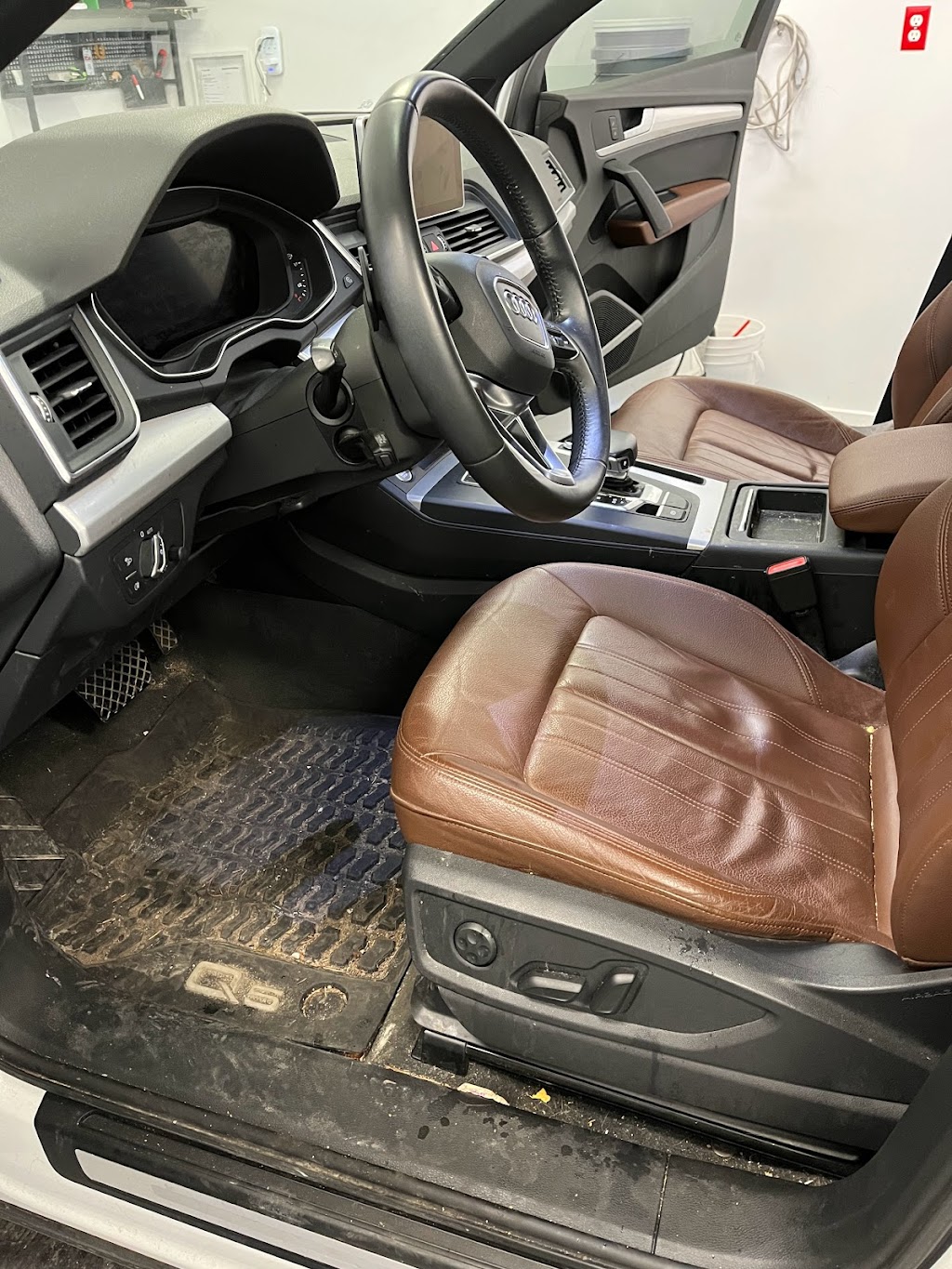 Door-Stop Detailing & Auto Spa | 27 Black Willow Dr, Barrie, ON L4N 9M2, Canada | Phone: (249) 444-0220