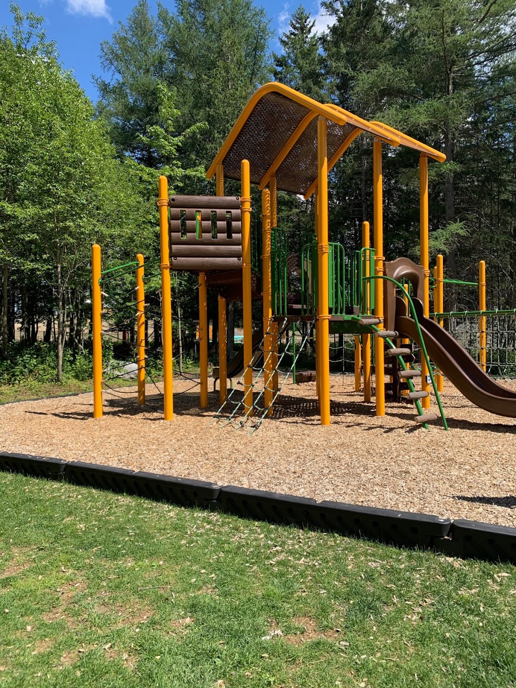 Parc Poulin | 15927 10e Av, Saint-Georges, QC G5Z 1K7, Canada | Phone: (418) 228-5555