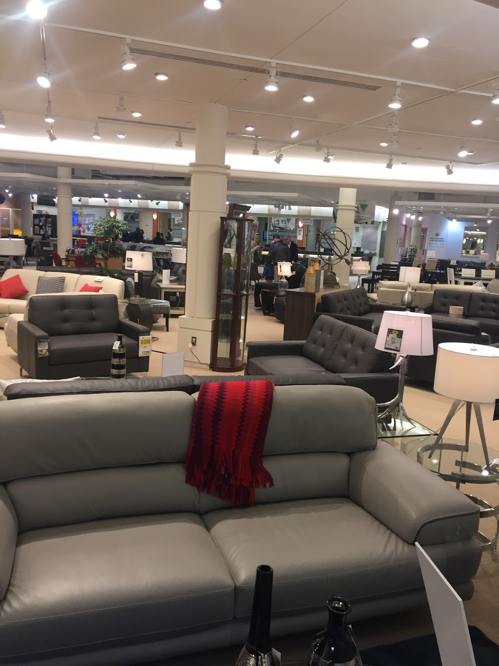 Leons Furniture | 2000 Boulevard Daniel-Johnson, Laval, QC H7T 1A3, Canada | Phone: (450) 688-3851