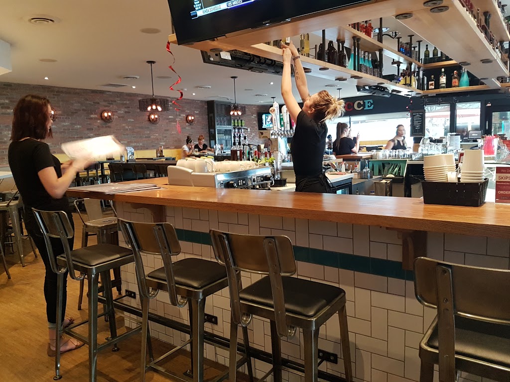 Famoso Neapolitan Pizzeria | 2921 8 St E, Saskatoon, SK S7H 0V4, Canada | Phone: (306) 244-1700
