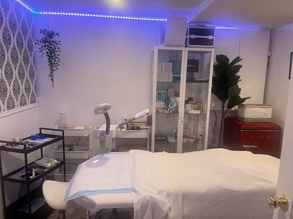 Facial and esthetic spa by Sarah | 140 Fairways Dr NW, Airdrie, AB T4B 2R8, Canada | Phone: (587) 896-6927