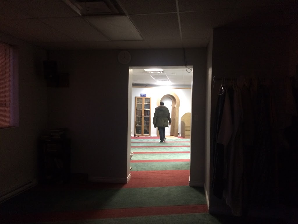 Mosquée El-Balkan | 2836 Rue Allard, Montréal, QC H4E 2M2, Canada | Phone: (514) 360-2663