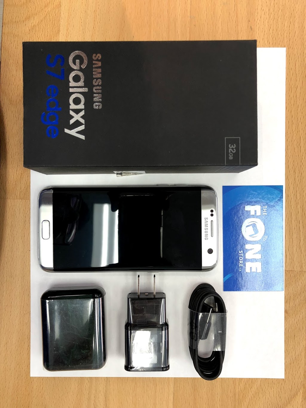 The Fone Store | 399 Yonge St, Toronto, ON M5B 1S9, Canada | Phone: (416) 792-5511