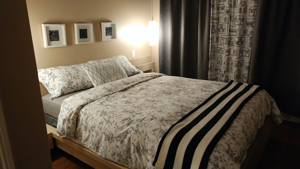 Auberge Près du Lac | 225 Avenue du Lac, Saint-Donat-de-Montcalm, QC J0T 2C0, Canada | Phone: (819) 424-2812