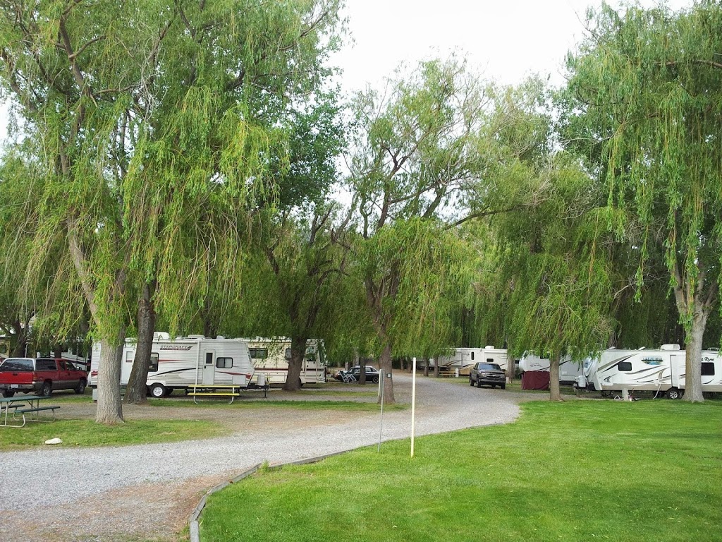 Apple Beach RV Park | 915 Bulrush Rd, Oliver, BC V0H 1T2, Canada | Phone: (855) 358-3287