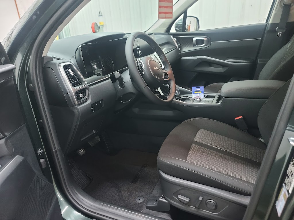 Lave Auto GBL Trois-Rivières | 2090 Bd Thibeau, Trois-Rivières, QC G8T 1E7, Canada | Phone: (819) 719-2019