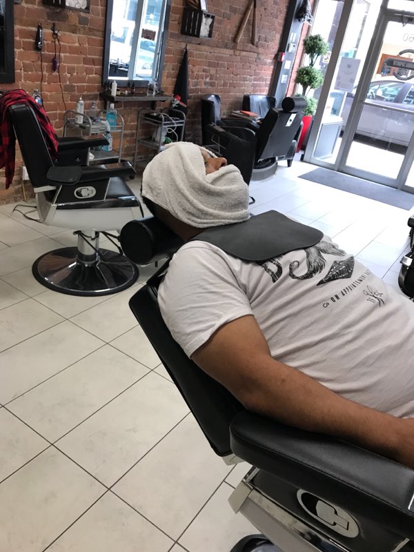 Le Barbu Sportif | 443 Rue Principale A, Saint-Sauveur, QC J0R 1R4, Canada | Phone: (450) 744-0166