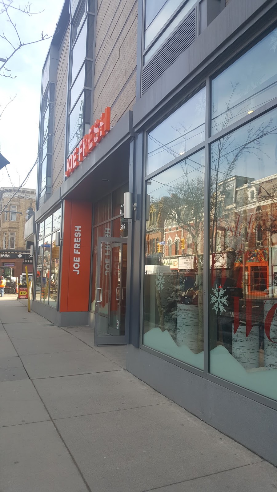 Joe Fresh | 589 Queen St W Unit 4, Toronto, ON M5V 2B7, Canada | Phone: (416) 361-6342