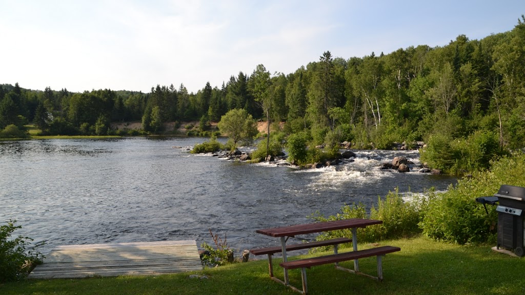 Camping Victoria Chute St-Philippe | 493 Chem. des Voyageurs, Chute-Saint-Philippe, QC J0W 1A0, Canada | Phone: (819) 585-2263