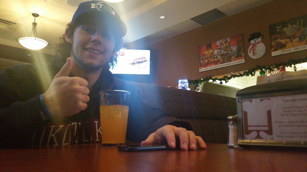 Toms House Of Pizza | 235 Milligan Dr, Okotoks, AB T1S 2B4, Canada | Phone: (403) 995-4651