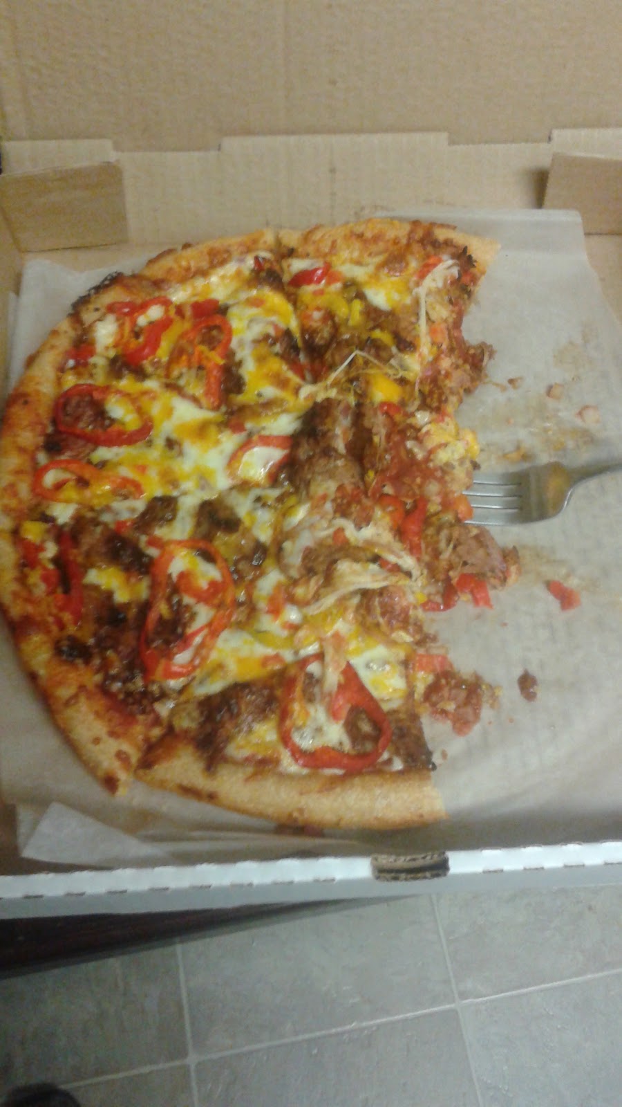 Yakis Pizza & Subs | 9902 Main St, Summerland, BC V0H 1Z0, Canada | Phone: (250) 494-7600