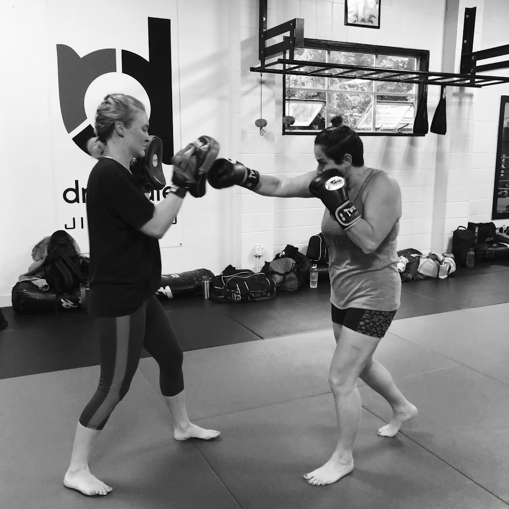Universal MMA | 1326 Main St, North Vancouver, BC V7J 2C3, Canada | Phone: (604) 363-1186