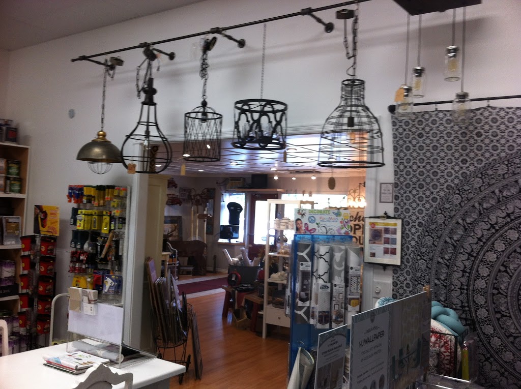 Decore & Moore | 775 Moira St W, Belleville, ON K8N 4Z2, Canada | Phone: (613) 962-7470