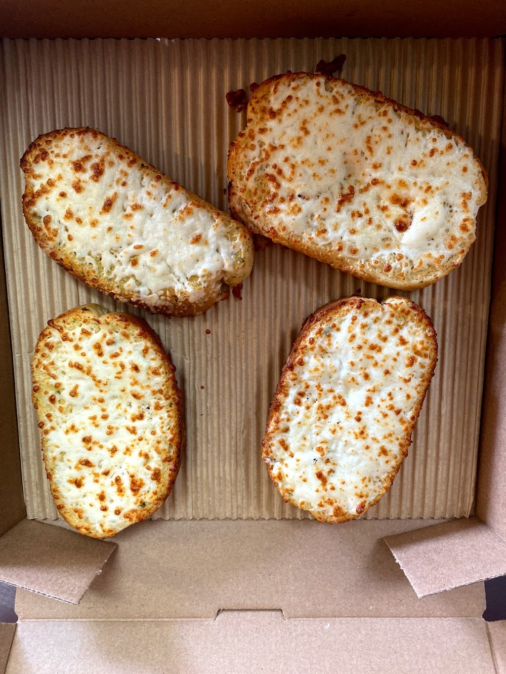 Reginos Pizza | 10 Fincham Ave Unit 104, Markham, ON L3P 4C8, Canada | Phone: (905) 472-6002