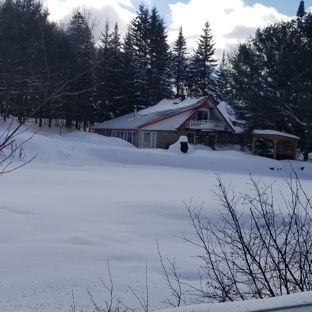 Chalet L’Autrefois | 1825 Chemin du Parc, Mandeville, QC J0K 1L0, Canada | Phone: (514) 266-7192