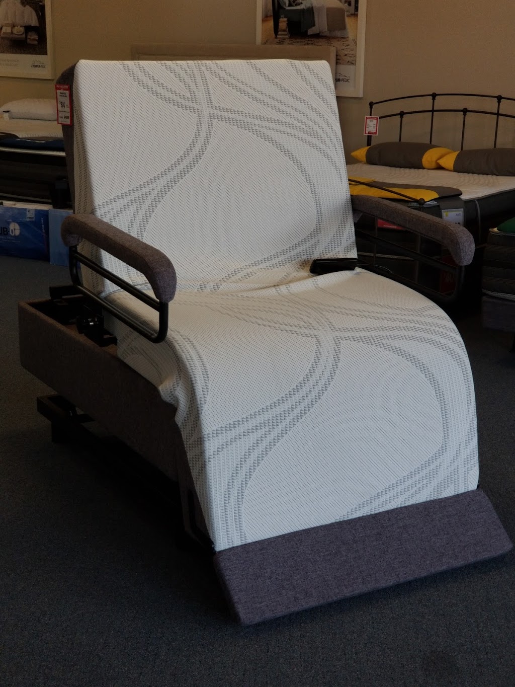 Mattress Firm | 4125 McKinley Pkwy, Buffalo, NY 14219, USA | Phone: (716) 649-5500