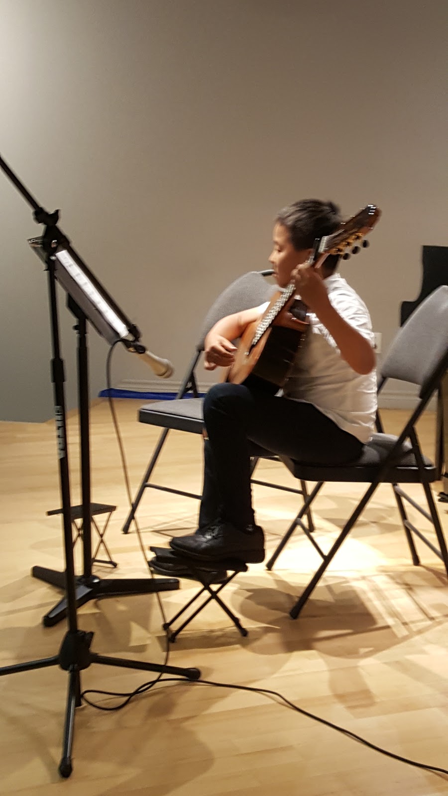 Private music lessons. Guitar, Piano, Music theory, RCM and McGi | 4208 Rue Gamelin, Pierrefonds, QC H9H 4B9, Canada | Phone: (514) 781-4338