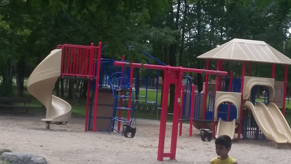 Elizabeth Manley Park | 1261 Blohm Dr, Ottawa, ON K1G, Canada | Phone: (613) 580-2595