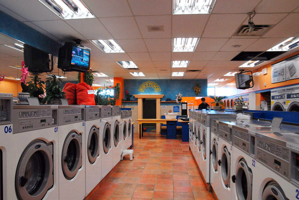 Parkwoods Coin Laundry | 1277 York Mills Rd, North York, ON M3A 1Z5, Canada | Phone: (416) 385-0611