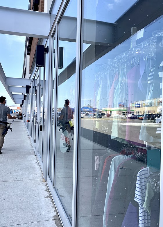 Erics Window Cleaning | 6 Crown Hill Pl Unit #105, Etobicoke, ON M8Y 4C3, Canada | Phone: (647) 990-0258