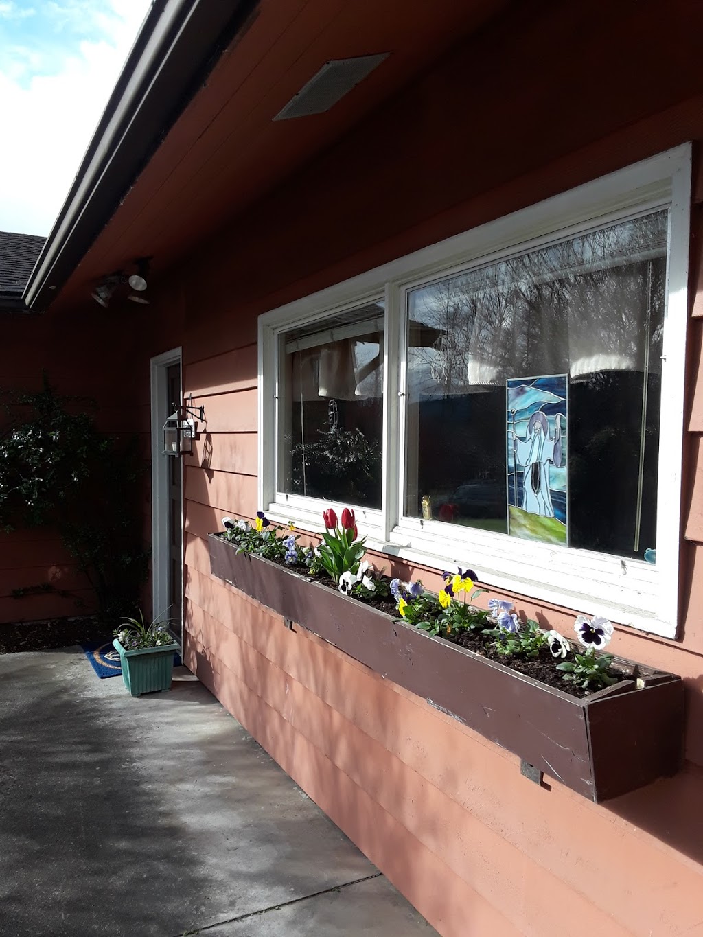 Charter Boat Bed and Breakfast | 2642, 2715 King St, Bellingham, WA 98225, USA | Phone: (206) 354-5634