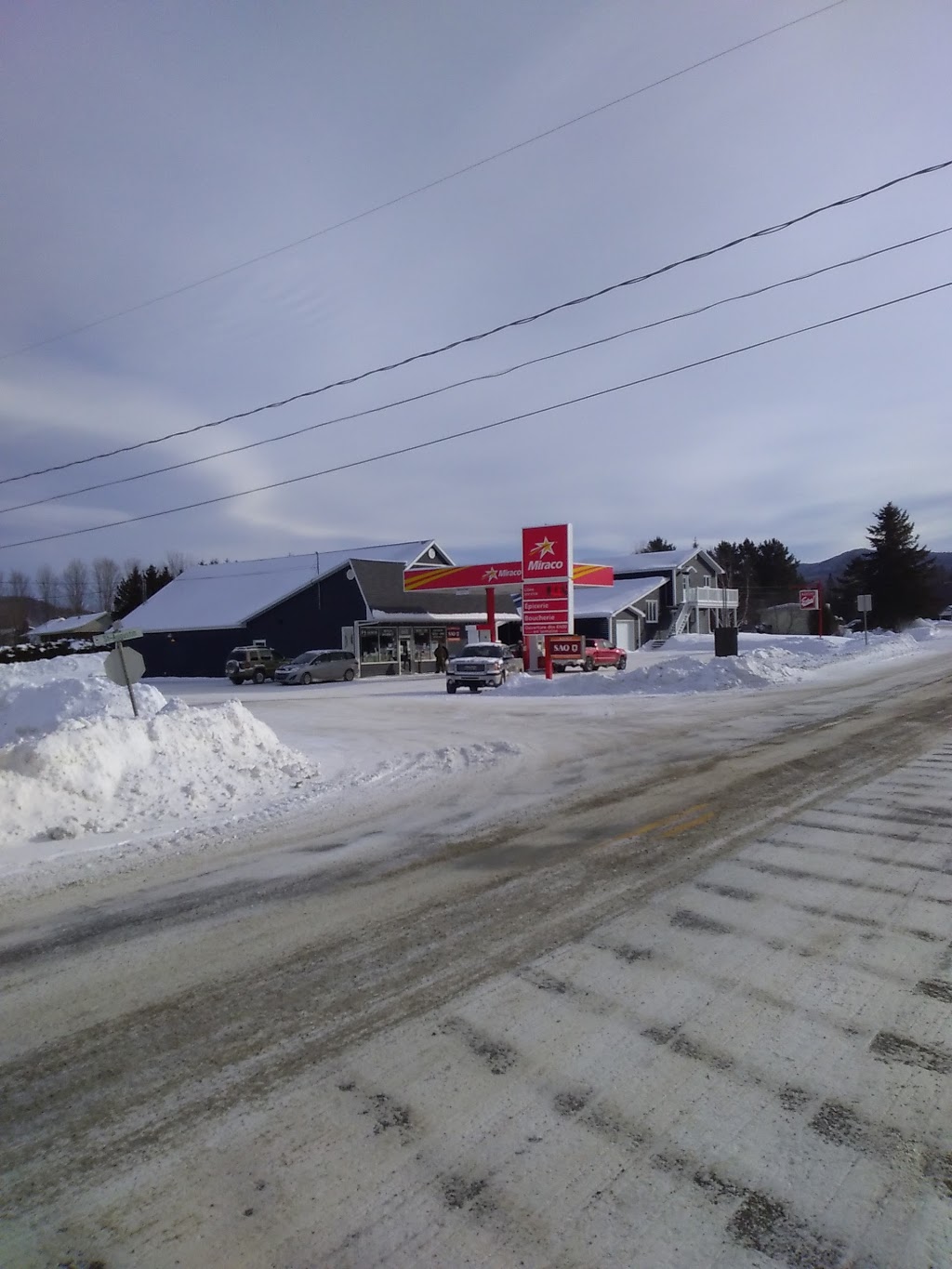 MIRACO - Depanneur Woburn | 463 Rue Saint-Augustin, Woburn, QC G0Y 1R0, Canada | Phone: (819) 544-2322
