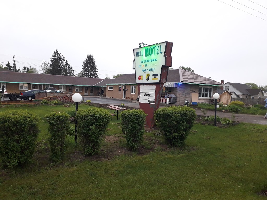 Dell Motel | 420 Talbot Rd, Delhi, ON N4B 2A5, Canada | Phone: (519) 582-1280